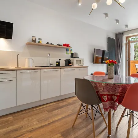 Jarosta & Spa, Ac -free Parking זקופאנה