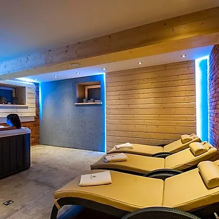 Appartement Jarosta & Spa, Reception, Free Parking