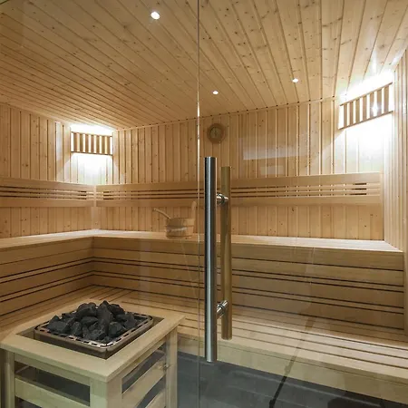 Jarosta & Spa, Ac -free Parking شقة *